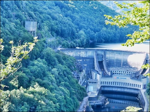 5- Gorges de la Dordogne-Barrage (5).jpg